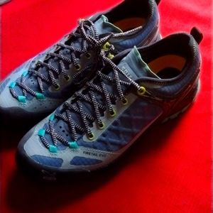 Women's sneakers